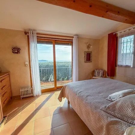 T3 Pour 4 Personnes, Magnifique Vue Sur La Baie De Saint Clair Apartment Le Lavandou